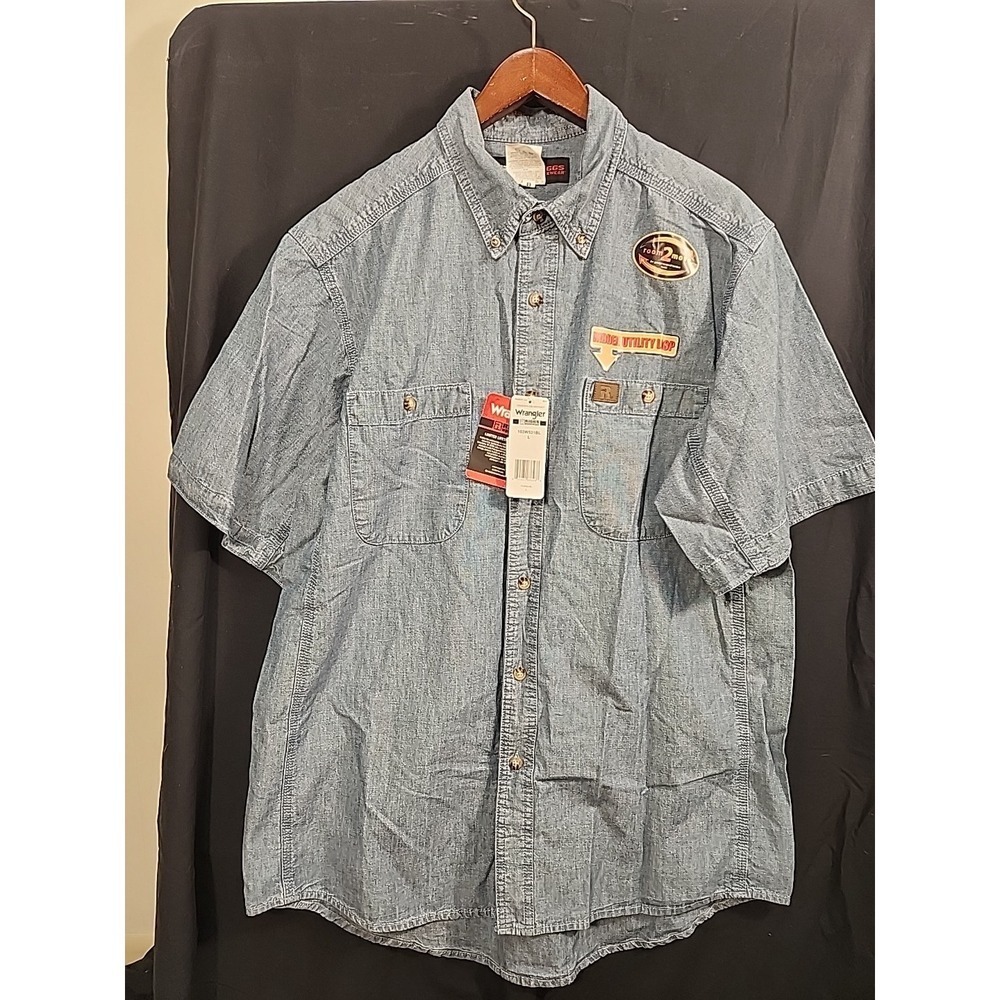 WRANGLER‎ RIGGS Workwear Mens L Blue Short Sleeve Room2Move Shirt NWT